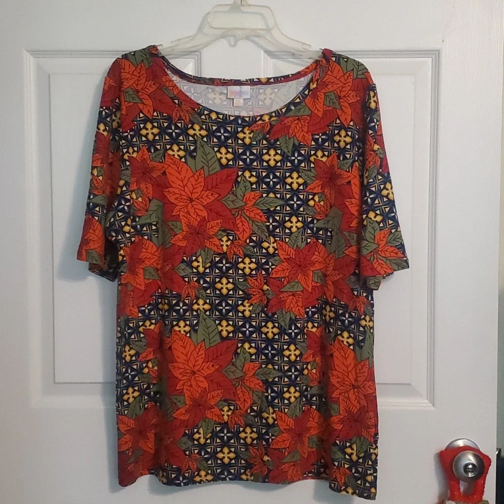 LuLaRoe GiGi Top - Picture 1 of 3